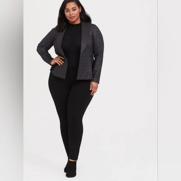 NWT TORRID Size 4 Studio Uptown Prem. Ponte Black Chevron Stretch Peplum Blazer - Picture 2 of 8